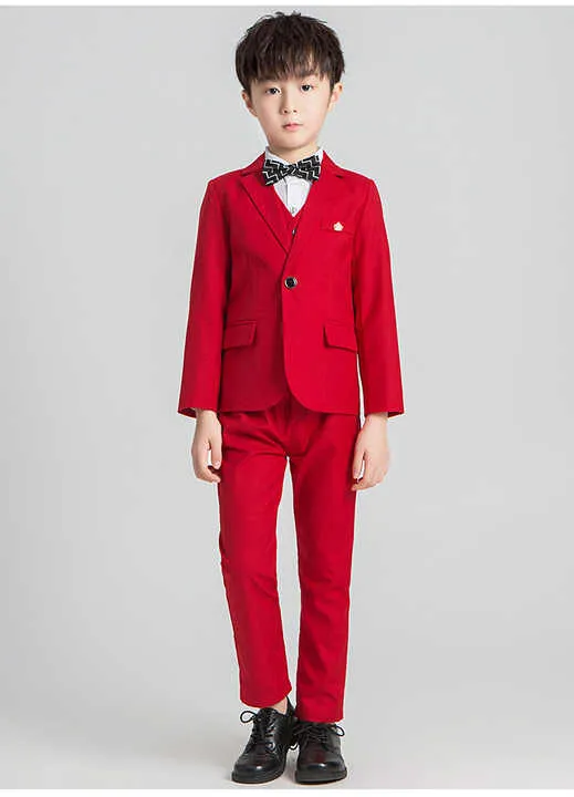 قطعة الأطفال اللباس الرسمي . Children's formal wear