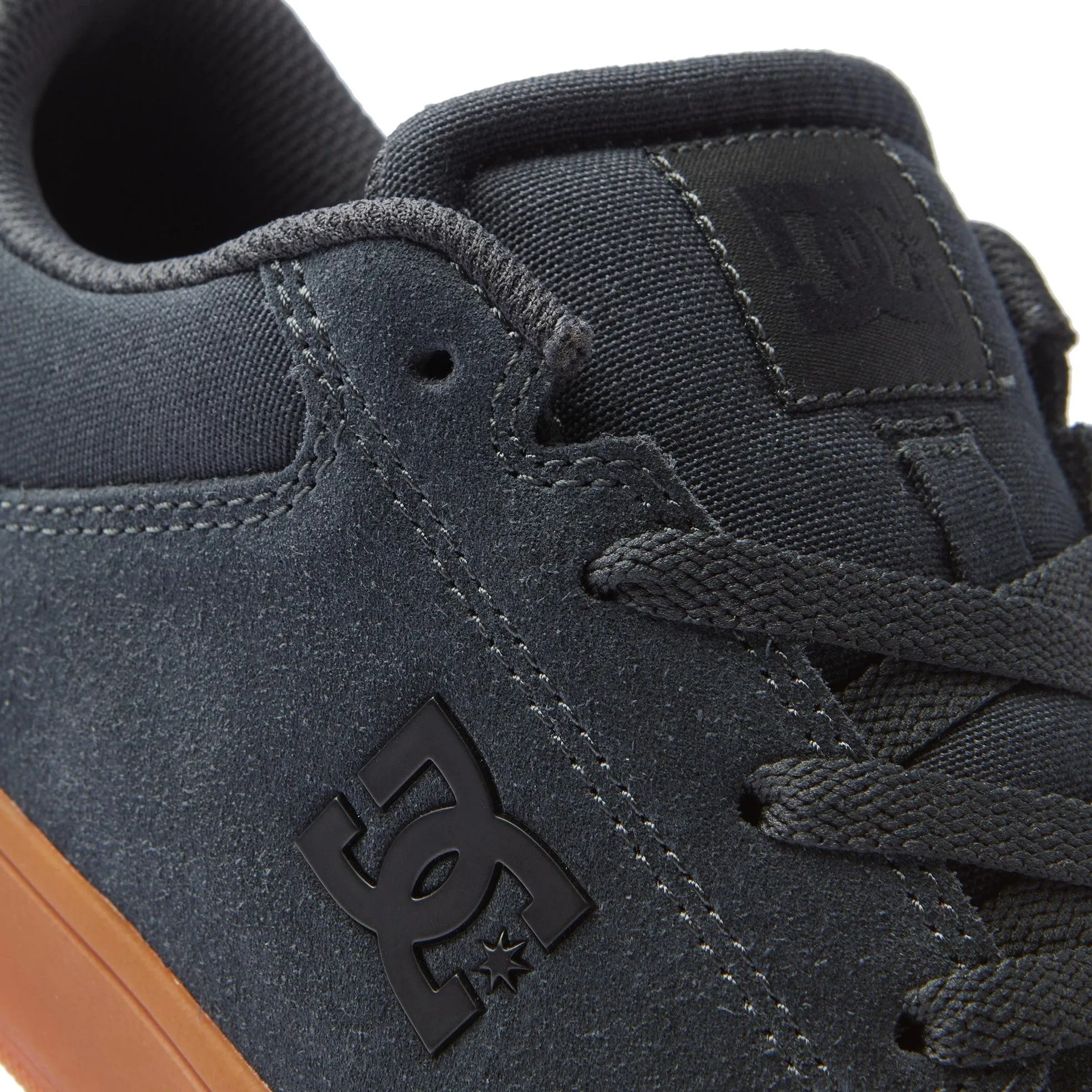 DC Shoes Mens Crisis 2 Suede Low Rise Trainers - Black/Gum