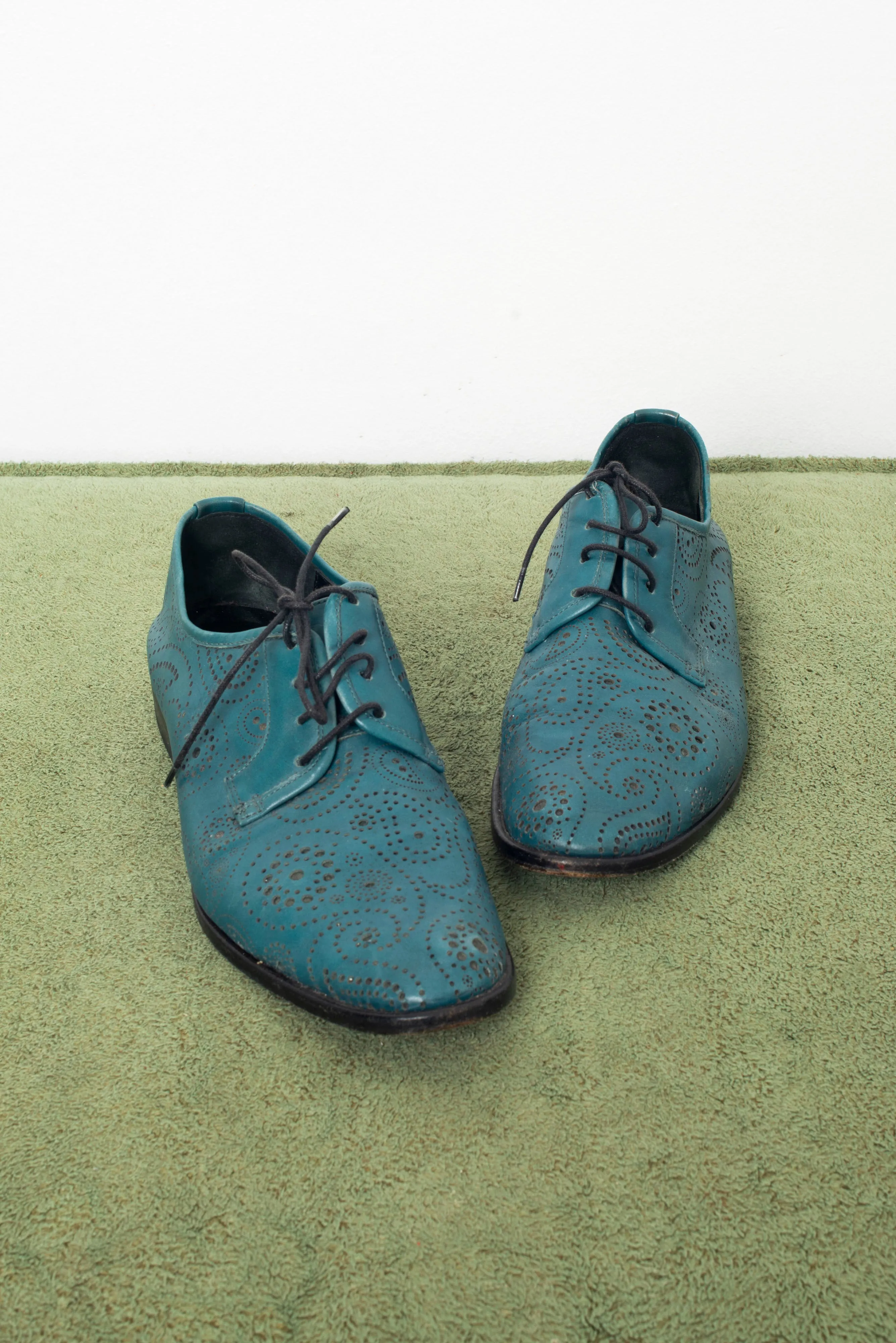 Jil Sander peacock blue perforated leather derbies in paisley motif size 38,5