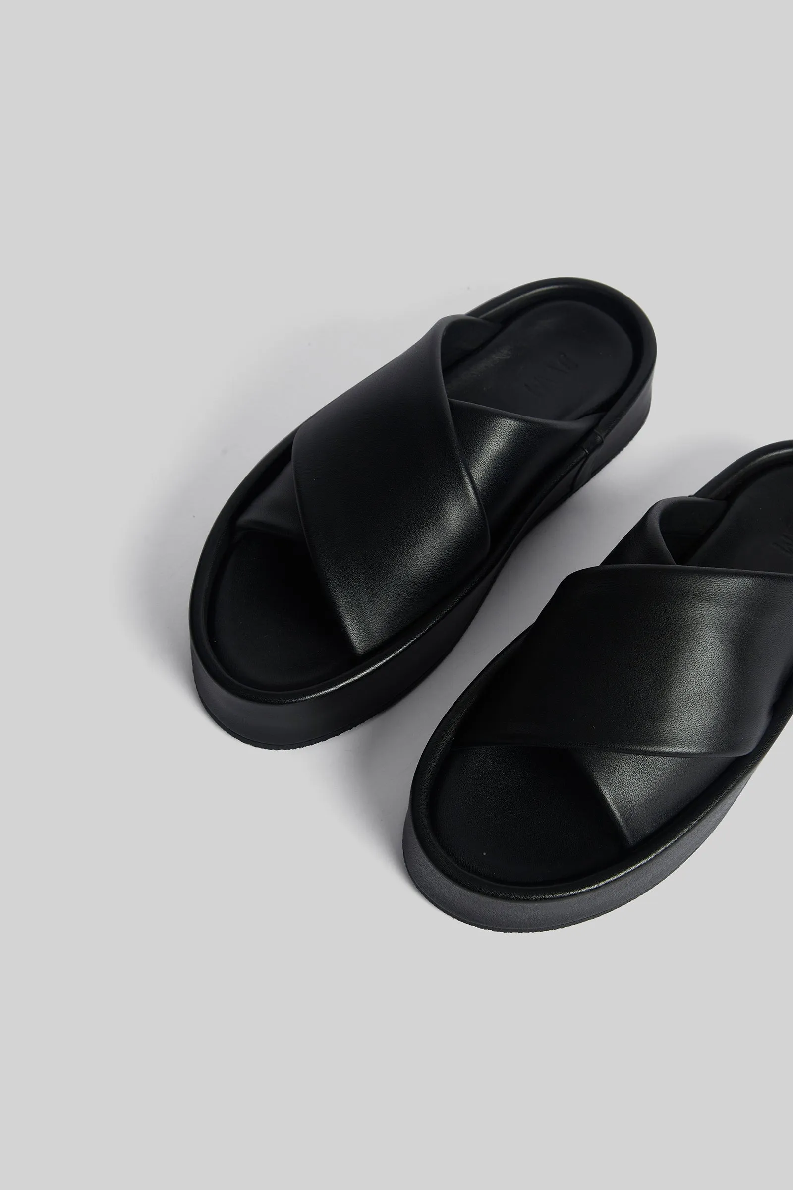 JVAM | Aiden – Black