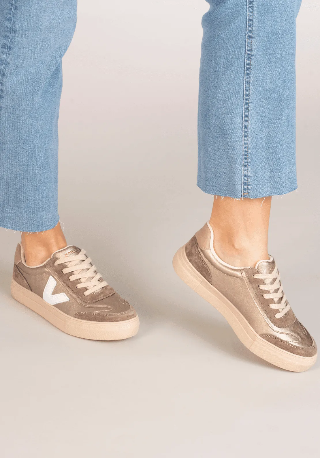 Leather Upper V Trainer - Metallic