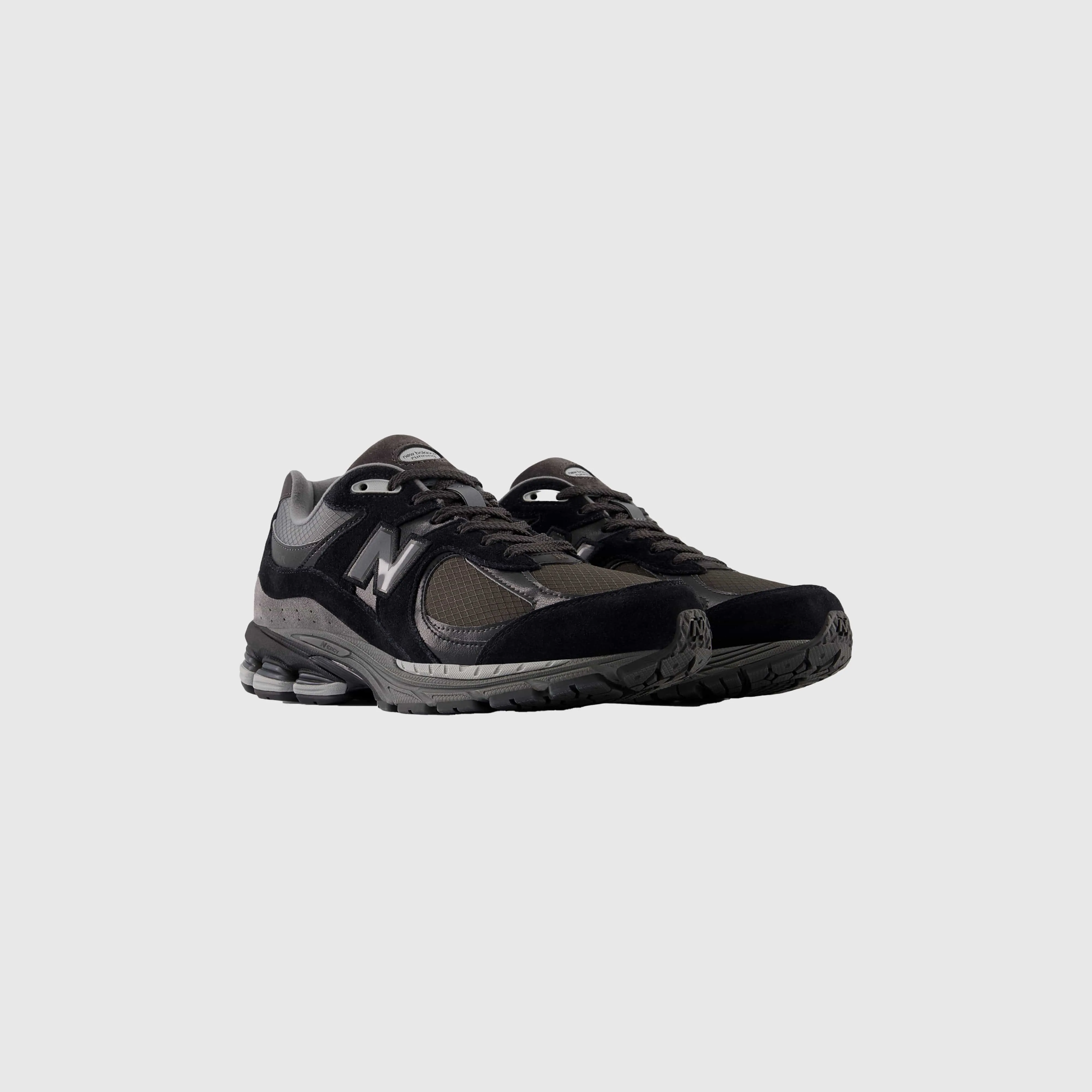 New Balance 2002R Black / Castlerock