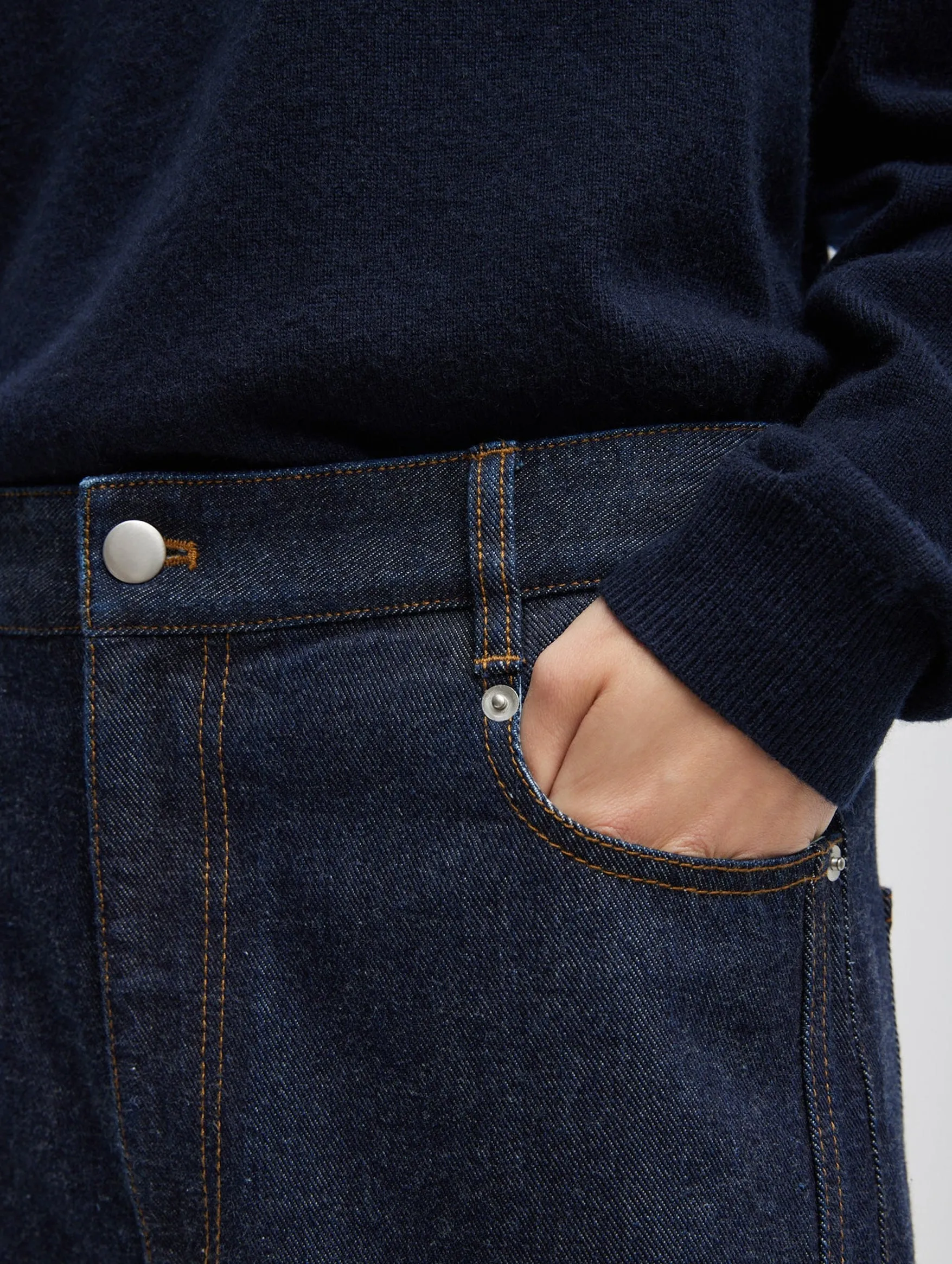 Short Earl Jean in Indigo Denim