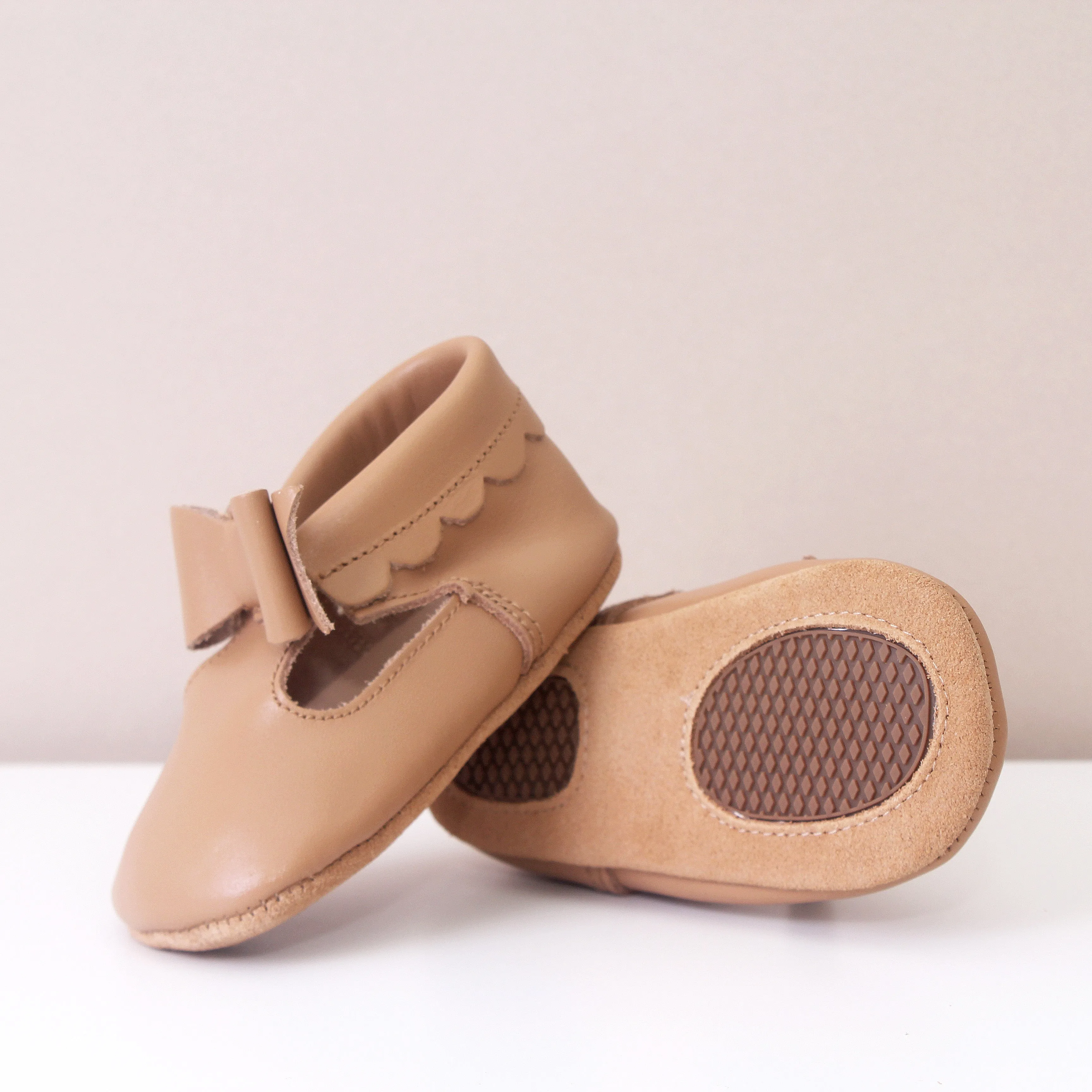 Winnie Tan Bow Girls Moccasins