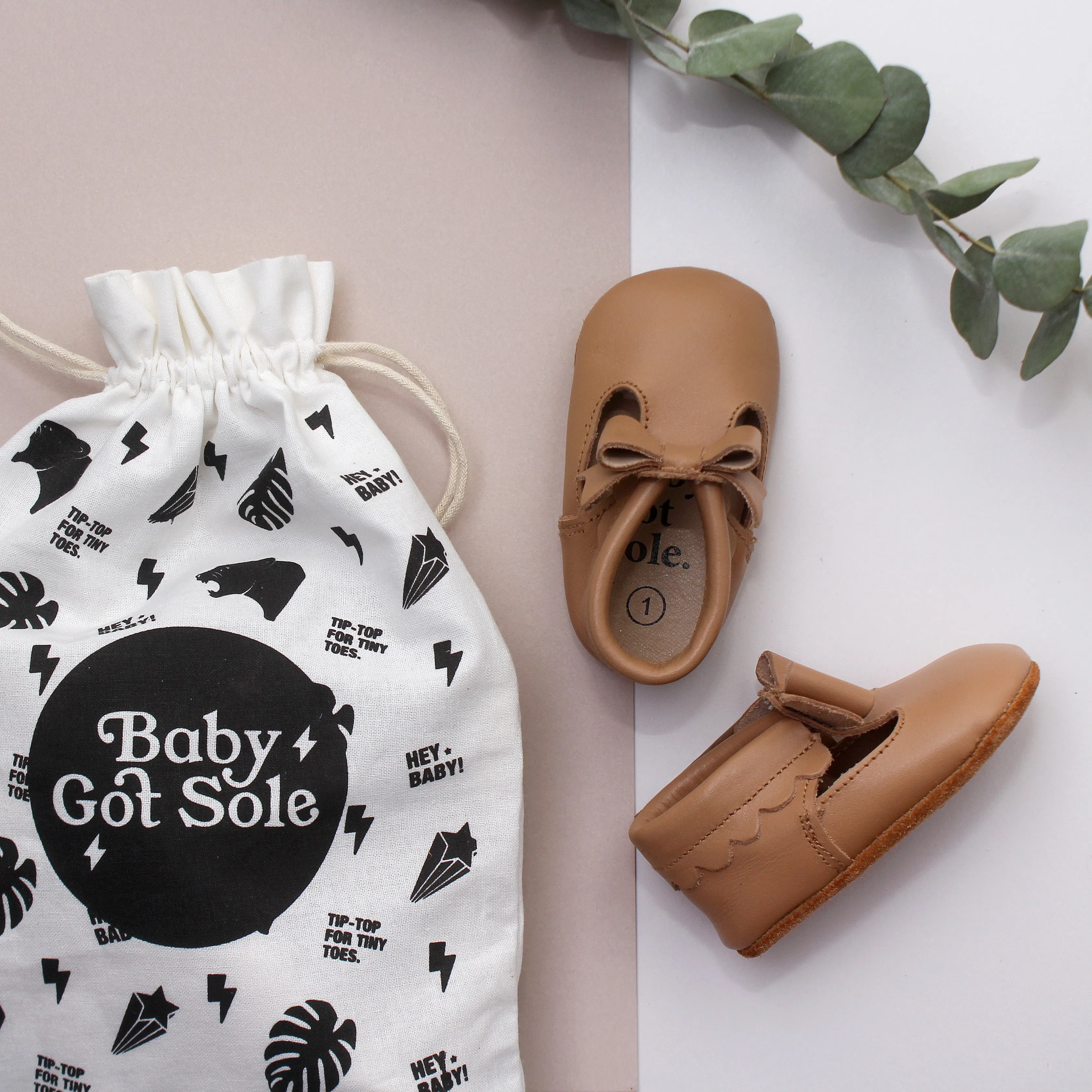Winnie Tan Bow Girls Moccasins