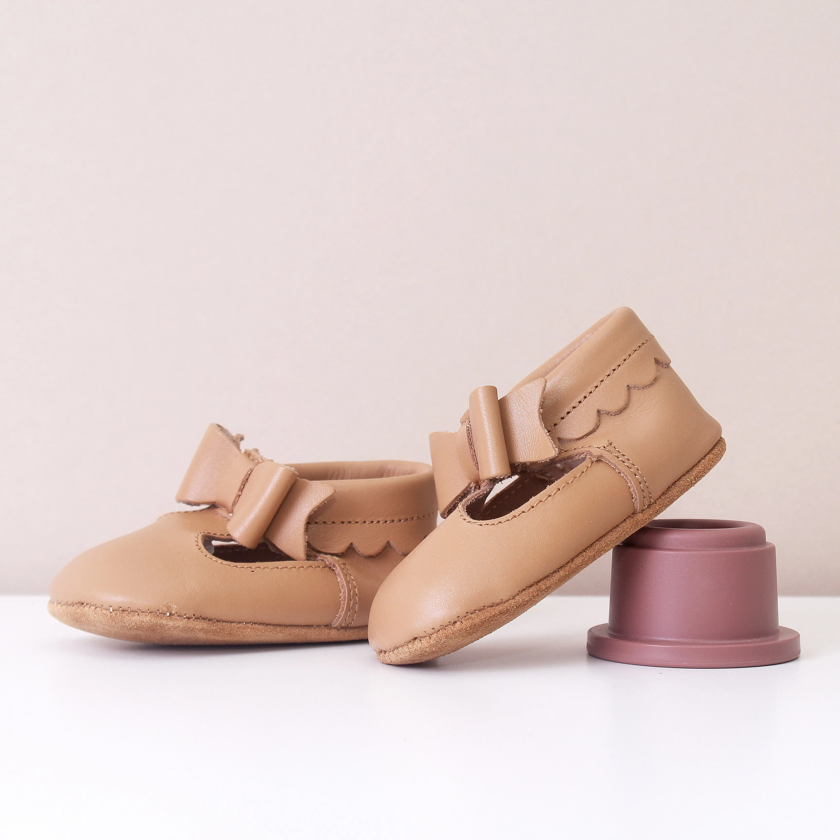 Winnie Tan Bow Girls Moccasins