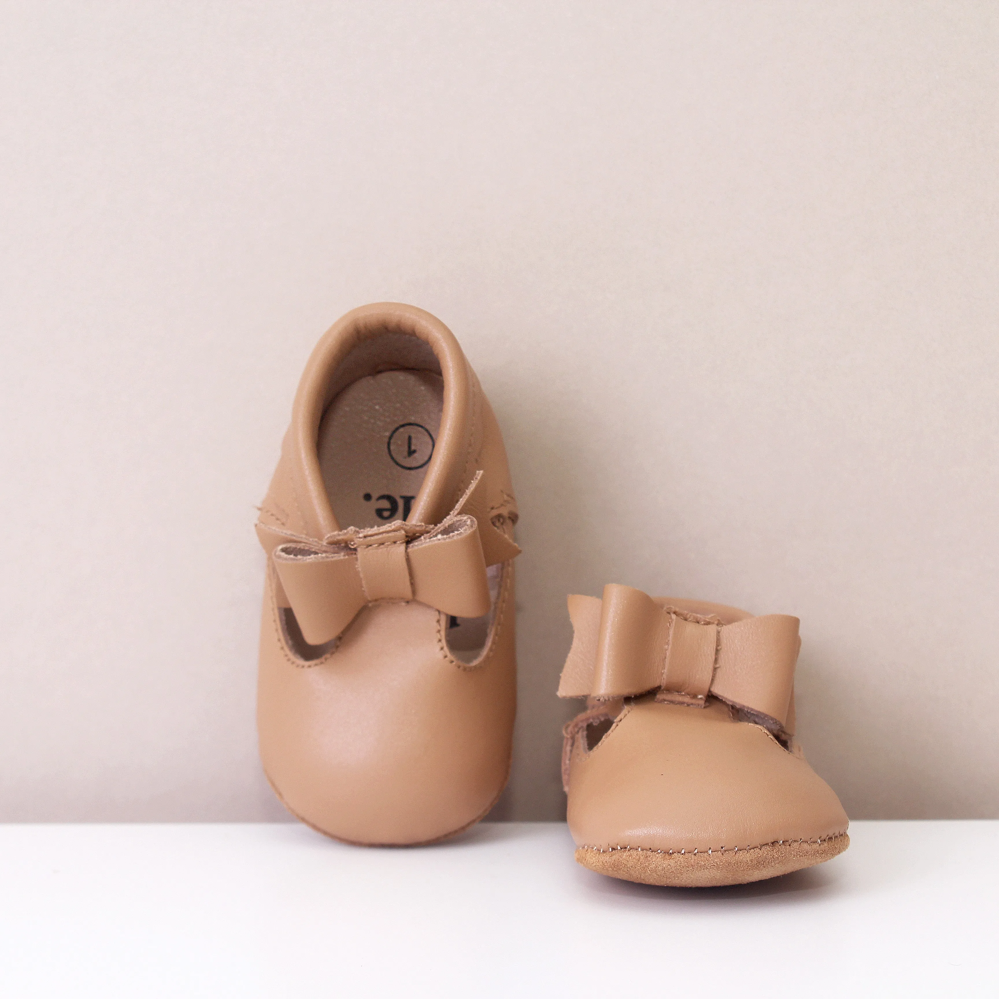 Winnie Tan Bow Girls Moccasins